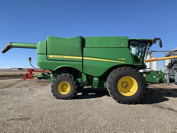 2022 John Deere S780 Equipment Image0