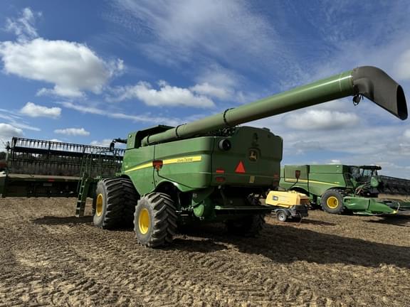 Image of John Deere S780 equipment image 3