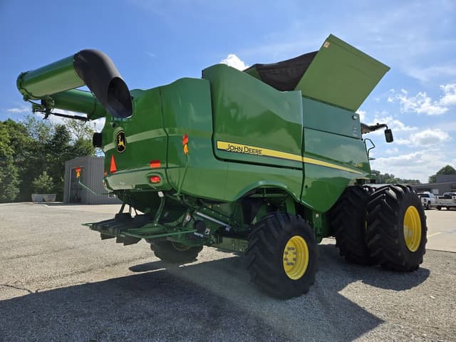 Image of John Deere S780 equipment image 4