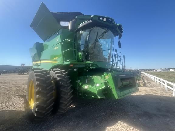 Image of John Deere S780 equipment image 4