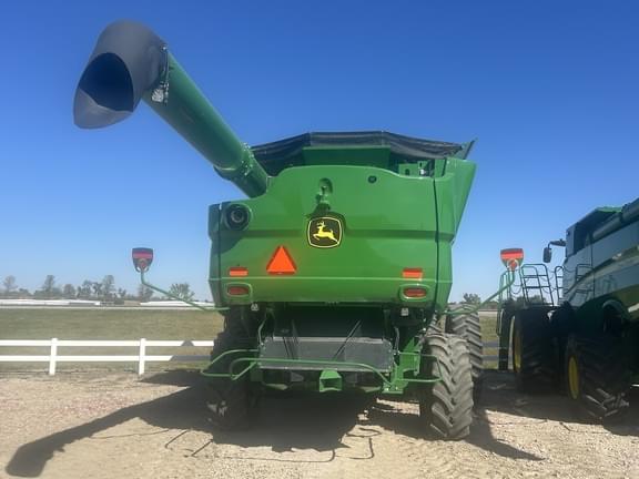Image of John Deere S780 equipment image 2