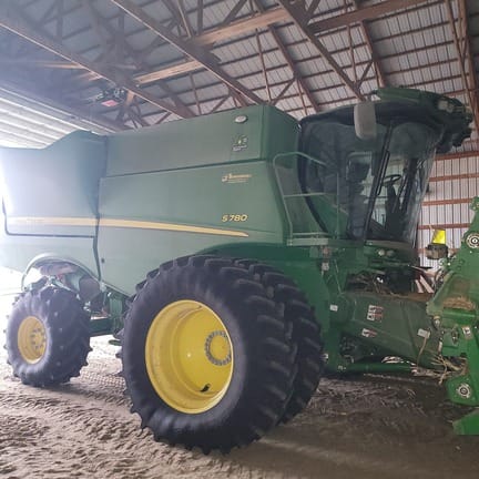 2022 John Deere S780 Equipment Image0
