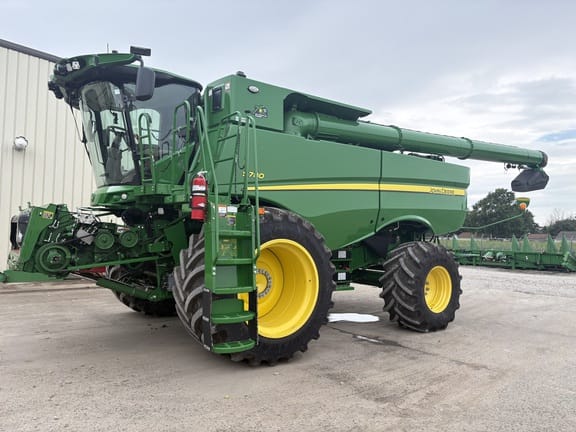 2022 John Deere S780 Equipment Image0
