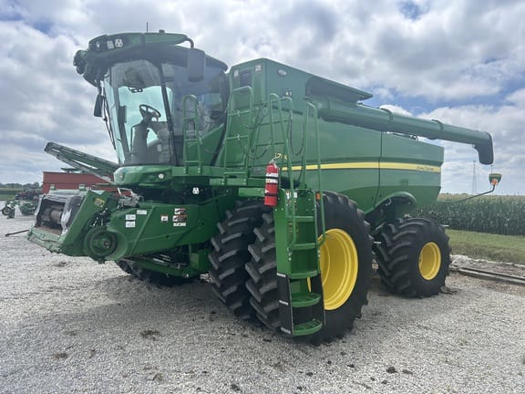 2022 John Deere S780 Equipment Image0