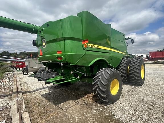 Image of John Deere S780 equipment image 4