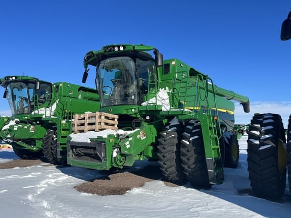 Main image John Deere S780