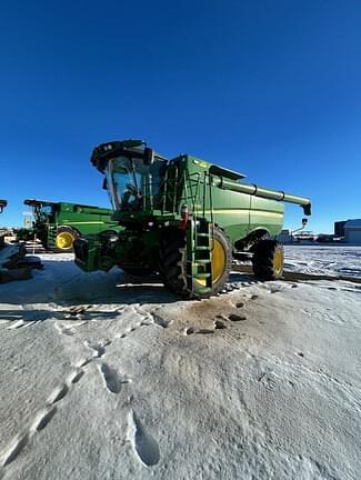 Image of John Deere S780 equipment image 2