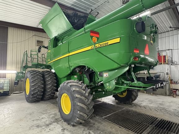 Image of John Deere S780 equipment image 2