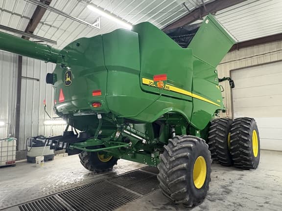 Image of John Deere S780 equipment image 4