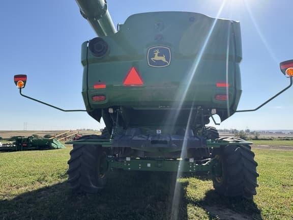 Image of John Deere S780 equipment image 3