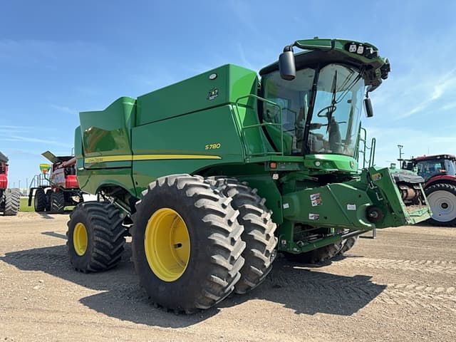 Image of John Deere S780 equipment image 2