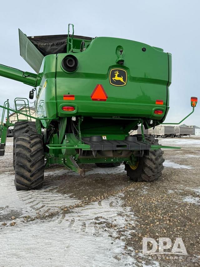 Image of John Deere S780 equipment image 4