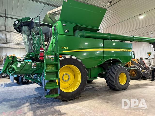 Image of John Deere S780 equipment image 2