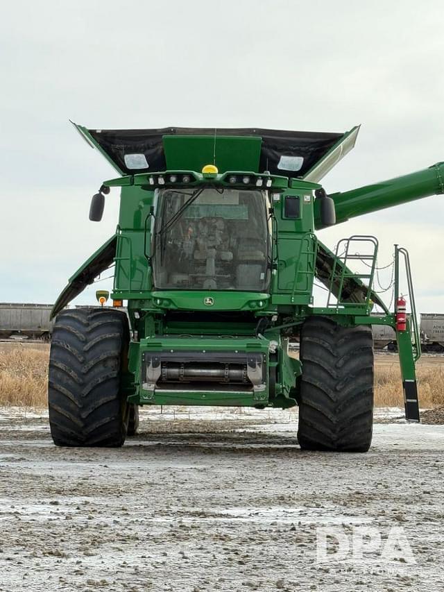 Image of John Deere S780 equipment image 1