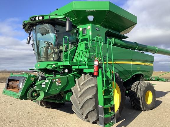 Image of John Deere S790 Primary image