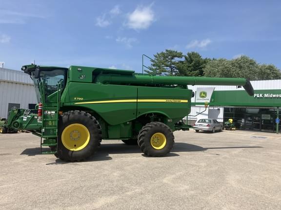 Image of John Deere S790 equipment image 1