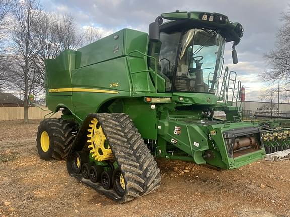 Image of John Deere S790 equipment image 1