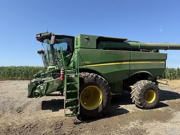 Image of John Deere S790 equipment image 1
