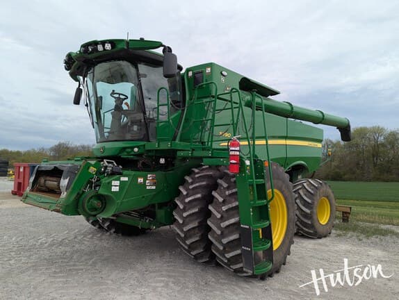 Image of John Deere S790 equipment image 1
