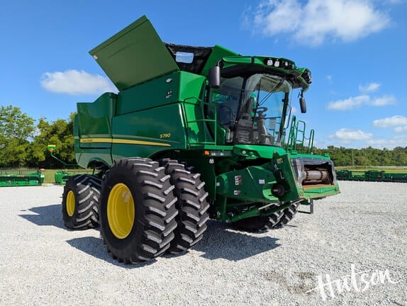 2022 John Deere S790 Equipment Image0