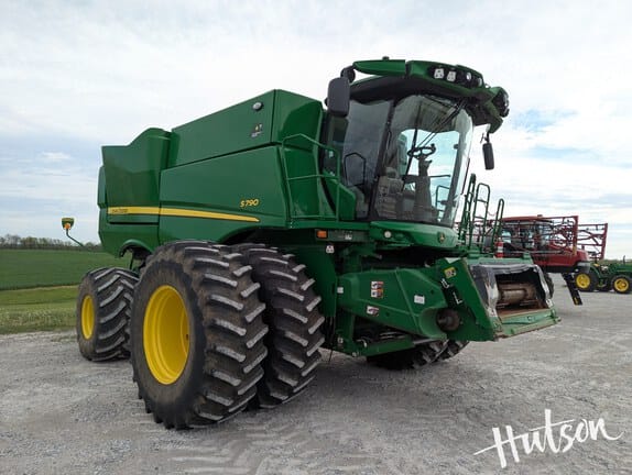 2022 John Deere S790 Equipment Image0