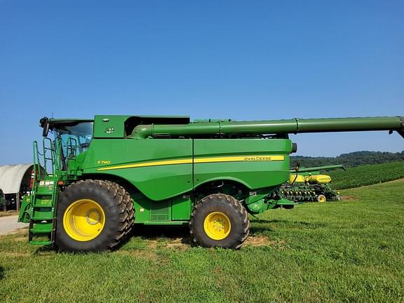 Image of John Deere S790 equipment image 1