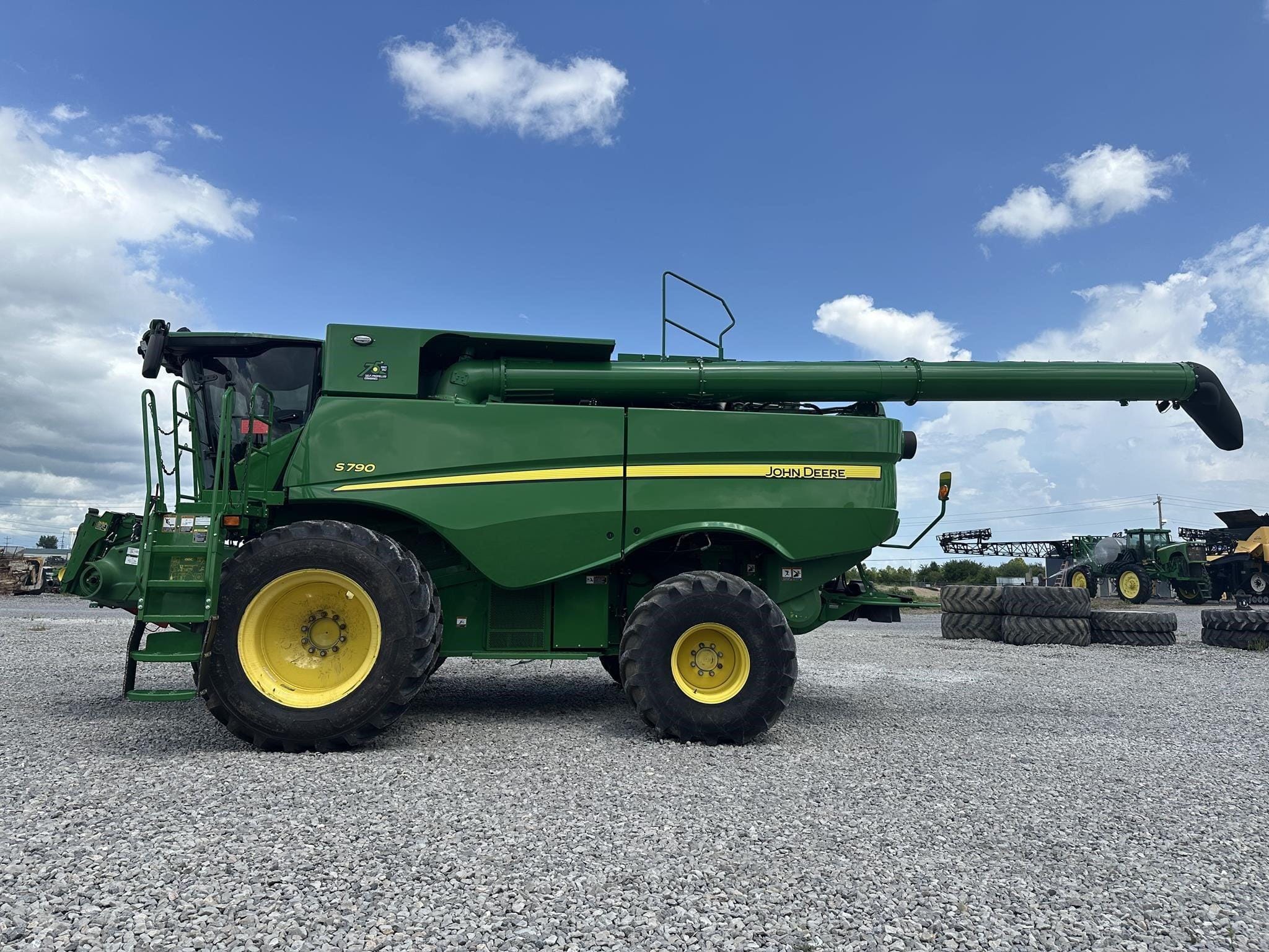 2022 John Deere S790 Equipment Image0