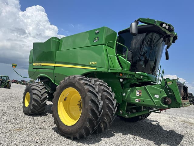 Image of John Deere S790 equipment image 3