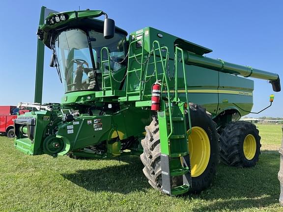 Image of John Deere S790 equipment image 1