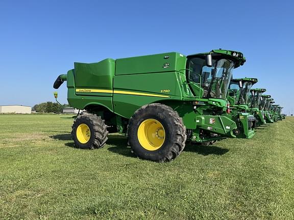 Image of John Deere S790 equipment image 2