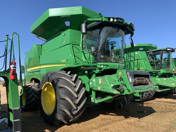 2022 John Deere S790 Equipment Image0
