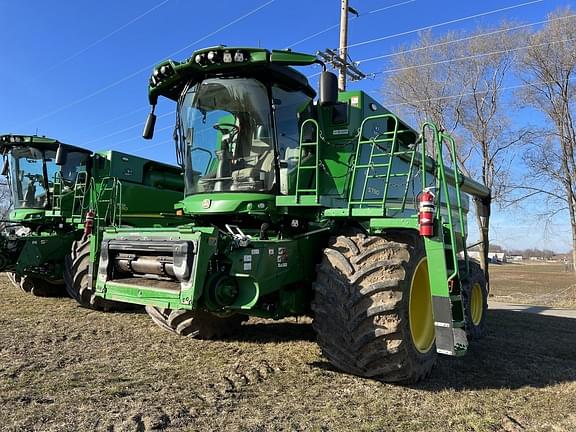 Image of John Deere S790 equipment image 1