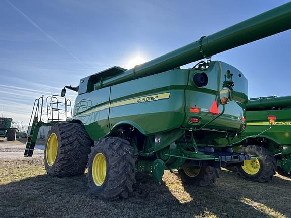 Image of John Deere S790 equipment image 3