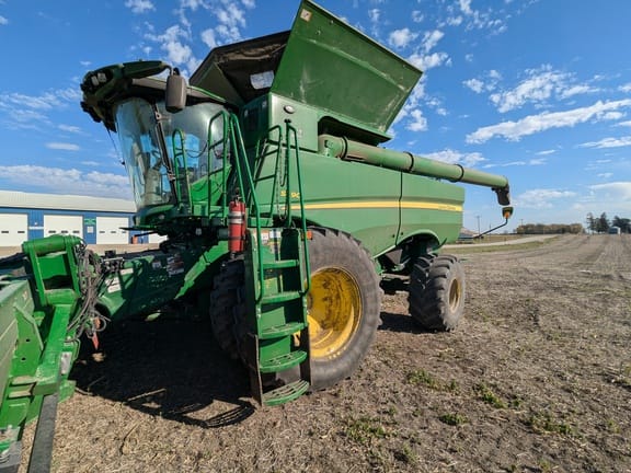 2022 John Deere S790 Equipment Image0