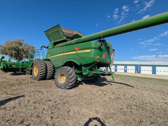 Image of John Deere S790 equipment image 1