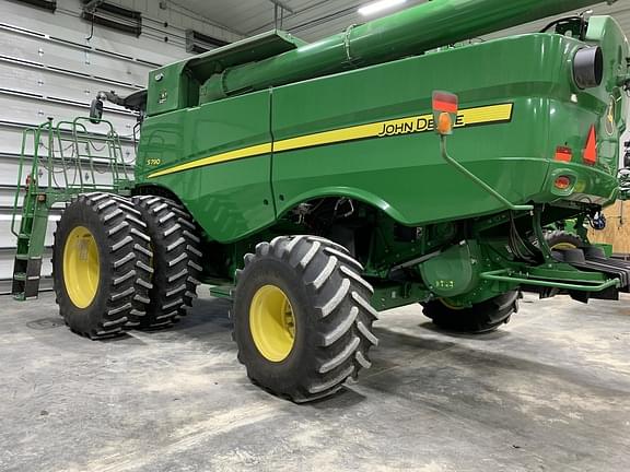 Image of John Deere S790 equipment image 1