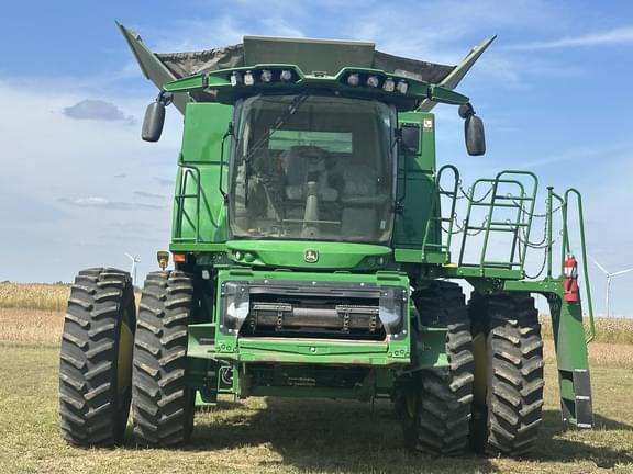 Image of John Deere S790 equipment image 1
