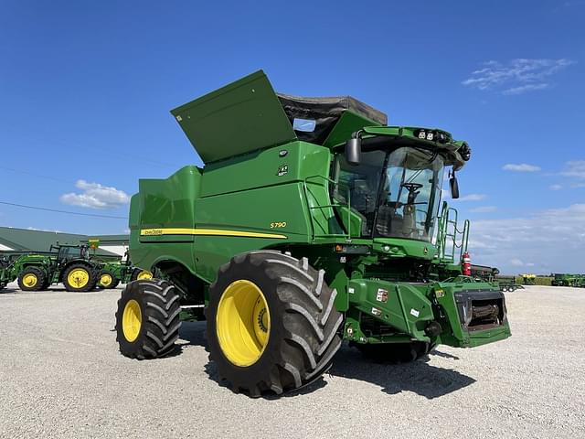 Image of John Deere S790 equipment image 3