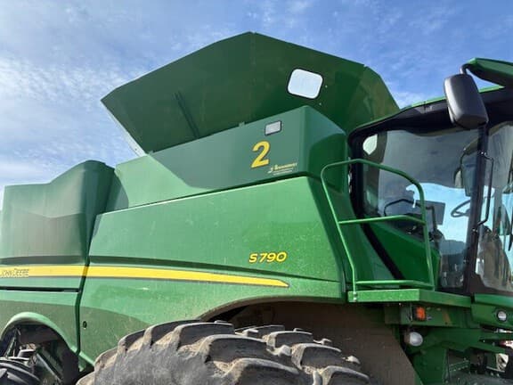 Image of John Deere S790 equipment image 3