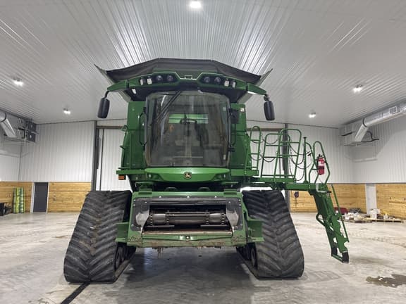Image of John Deere S790 equipment image 1