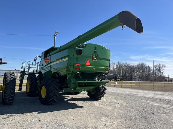 Image of John Deere S790 equipment image 2