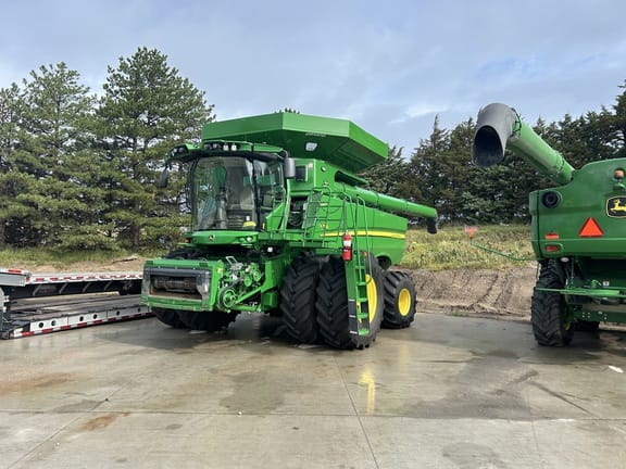 2022 John Deere S790 Equipment Image0