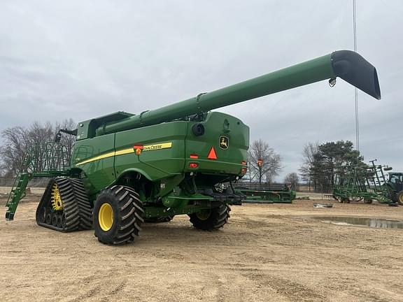 Image of John Deere S790 equipment image 1