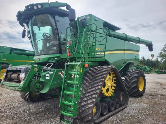 2022 John Deere S790 Equipment Image0