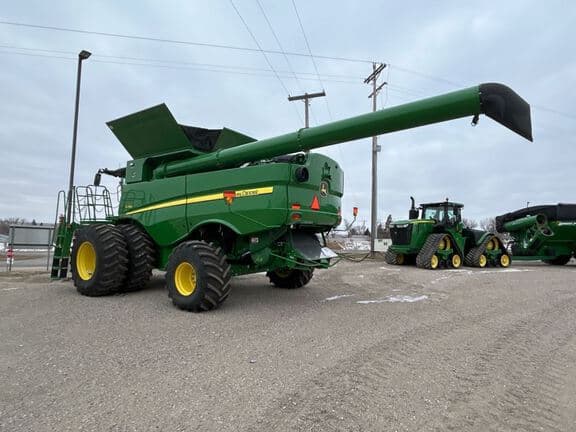 Image of John Deere S790 equipment image 2