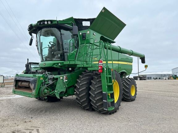 2022 John Deere S790 Equipment Image0