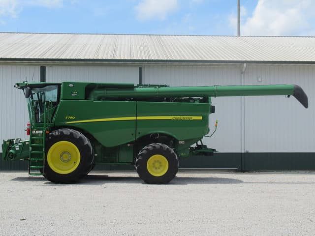 Image of John Deere S790 equipment image 2