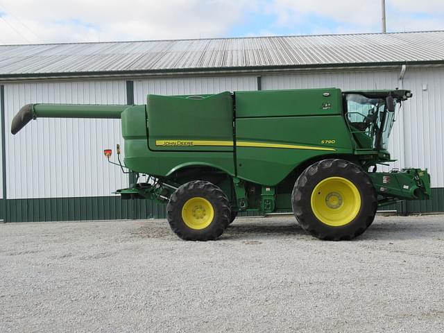 Image of John Deere S790 equipment image 2