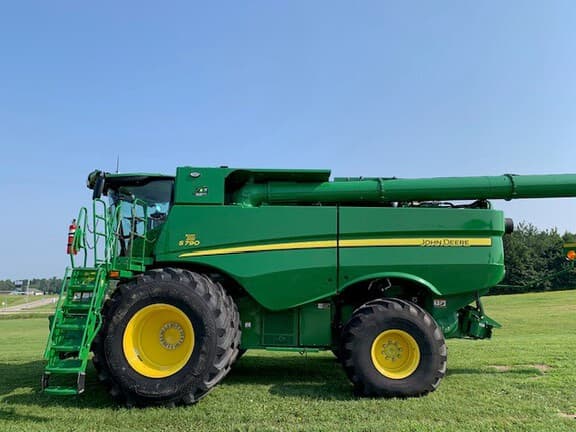 Image of John Deere S790 equipment image 1