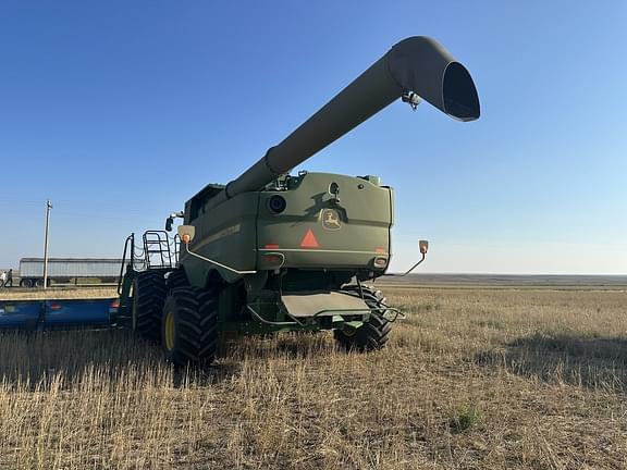 Image of John Deere S790 equipment image 1